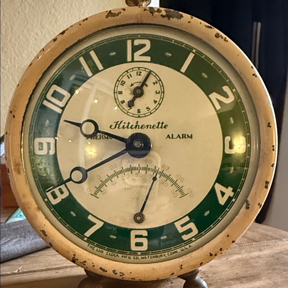 Vintage Green Alarm Clock by Kitchenette